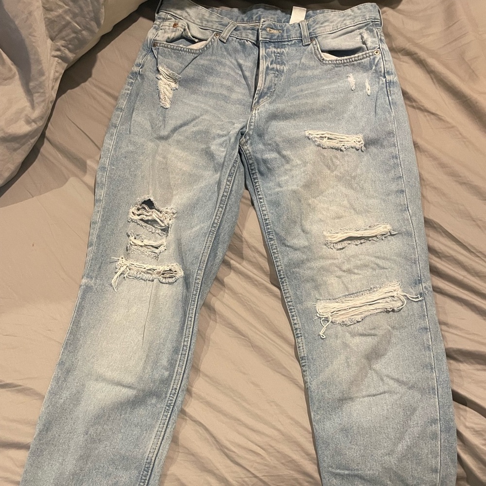 H&M size 6 boyfriend low waist distressed jean (raw hem)
